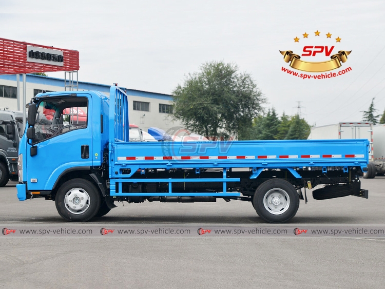 ISUZU N-Series Goods Carrying Truck - Left Side